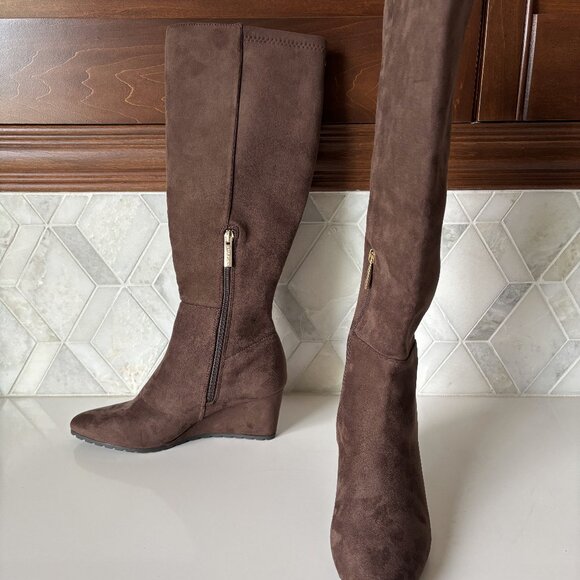 Anne Klein 7M Brown Knee High Wedge Heel Rubber Sole Kennedy Boot Zipper iflex - Picture 1 of 13